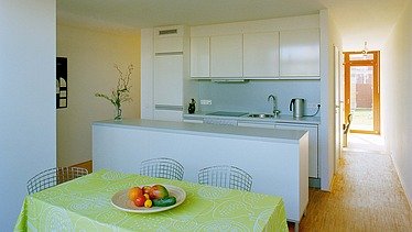 Photo of a sample kitchen. Terraced house complex Kranichstein.