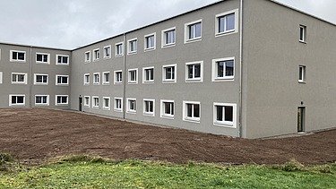 Foto Auszug der Fassade der Polizeischule, Meiningen.