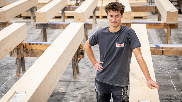 Azubi Sebastian im Werk. 