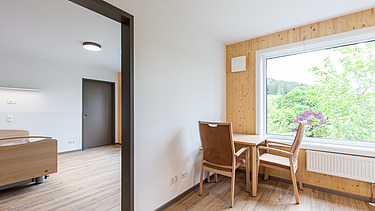 Photo of the Elias-Schrenk-Haus retirement home in Tuttlingen. You can see an interior with a LENO-ADD exterior façade element.