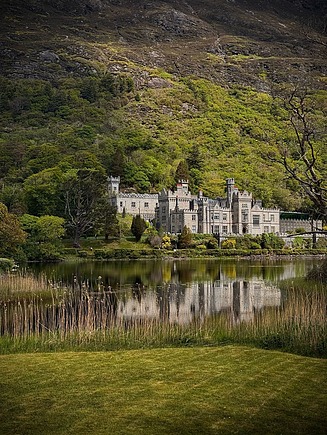 Foto von der Landschaft in Dublin. Zu sehen ist ein Schloss.