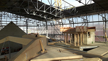 Photo of an extension with timber elements in the assembled state.