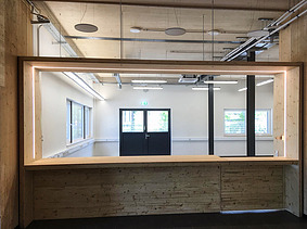 Photo of the administration building in Nalbach. Walls/ceilings made of LENO cross-laminated timber and HRB.
