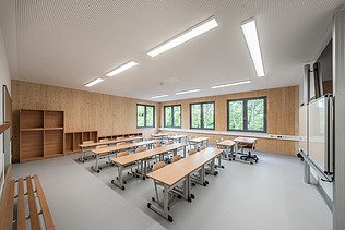 Photo of a classroom interior. You can see a LENO-ADD exterior wall from the inside.