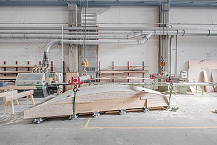 Foto eines Kelchschalenteils des Projekts Stuttgart 21.