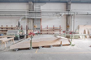 Foto eines Kelchschalenteils des Projekts Stuttgart 21.