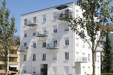 Wohnpark, Speyer-West Foto eines weißen, mehrgeschossigen Wohngebäudes. Wohnpark, Speyer-West