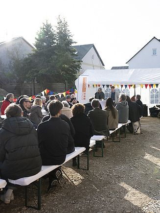 The topping-out ceremony was celebrated with around 40 guests. 