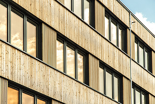 Foto Bürogebäude Flexim Berlin von innen. Holzfassade.