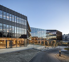 Photo of the modern Finansparken Bjergsted building, Stavanger.