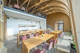 Photo of the interior of the wine hotel in Gengenbach. Striking cloister vault made of LENO-BSP.