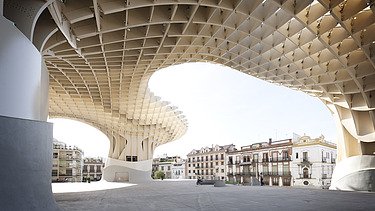 Foto der Pilzkonstruktion aus Holz des Metropol Parasols in Spanien.