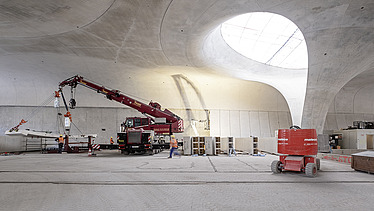 Photo of the concrete columns of the Stuttgart21 project. Everyday construction site life.