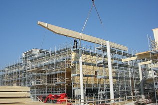 Photo of the wooden construction of the Hotel Aqualux in Bardolino.