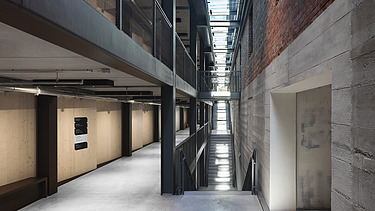 Photo of the interim venue Gasteig in Munich. You can see a corridor area and LENO-BSP walls.