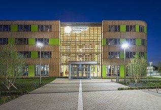 Administration building Stadtwerke Lübeck Photo of the Stadtwerke Lübeck administration building. You can see a modern timber construction.