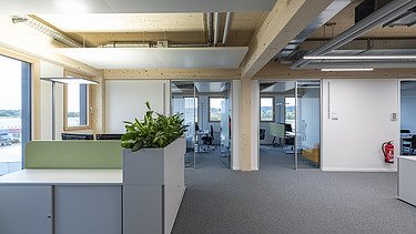Interior photo of the new T3 office building in Aichach.