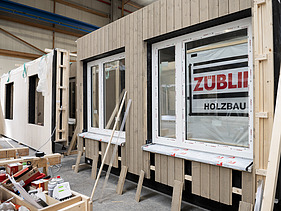 Photo of LENO-ADD exterior walls in production at ZÜBLIN Timber 