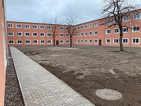 Photo of the inner courtyard of the police school, Meiningen. 