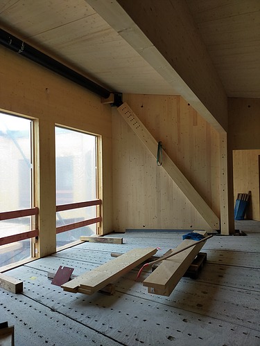 Photo of the wooden construction of the Globe Theater Coburg. Interior made of wood.