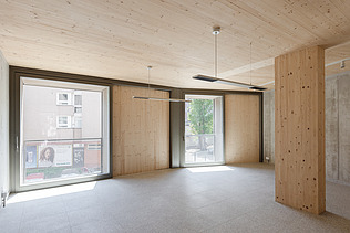 Photo of the multi-storey residential complex in Stendaler Strasse Berlin. You can see a empty space.