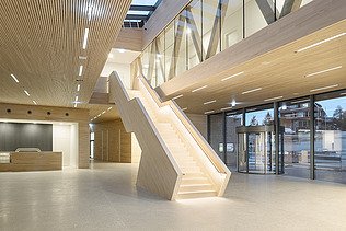 Photo of the visitor center in Ruhestein, interior with lots of wood.