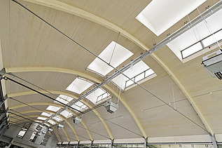 Foto des MEGA-Markts in Stockach. Rohbaubild von Innen. Gewölbe aus LENO-BSP.