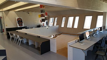 Foto eines Computerraumes in der Metropolitan School Berlin.