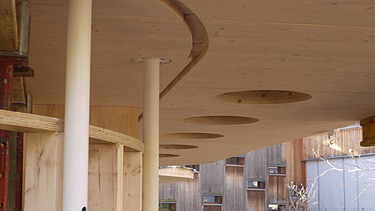 Foto einer LENO-BSP-Decke im Rohbau.