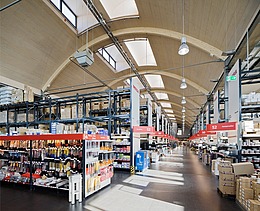 Foto des MEGA-Markts in Stockach. Bild von Innen. Gewölbe aus LENO-BSP.