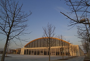 Foto der Warnow Hansa Messehalle in Rostock.
