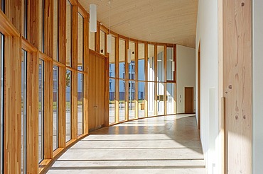 Foto der Kirche Burgweinting von innen. 