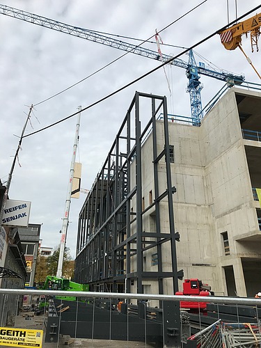 Photo of the assembly of the LENO-BSP elements. Gasteig interim venue project in Munich. 