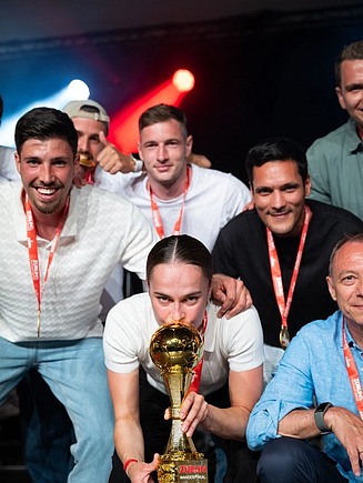 Foto der Siegerehrung des ZÜBLIN-Fußball-Cups 2025 in Stuttgart.