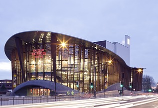 Waterside Theater Aylesbury Foto des Gebäudes Waterside Theaters in Aylesbury.