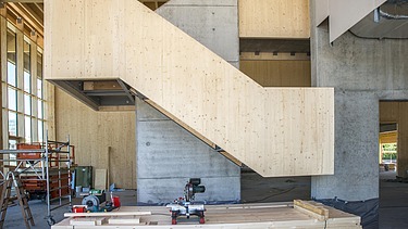 Foto im Rohbauzustand von innen. Eingangsbereich JOWAT Haus der Technik.