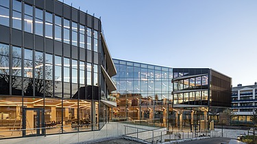 Foto des modernen Gebäudes Finansparken Bjergsted, Stavanger.