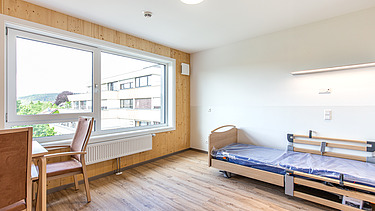 Photo of the Elias-Schrenk-Haus retirement home in Tuttlingen. You can see an interior with a LENO-ADD exterior façade element.