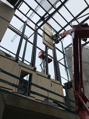 Photo of the assembly of the LENO-BSP elements. Gasteig interim venue project in Munich. 