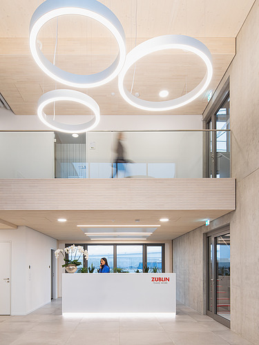 Foto des Empfangsbereiches von ZÜBLIN in Neu-Ulm.