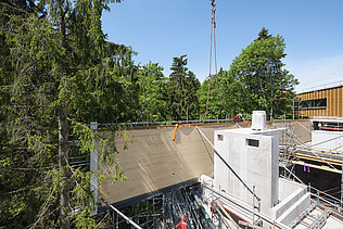 Foto von dem Besucherzentrum in Ruhestein, Montage des Skywalks.