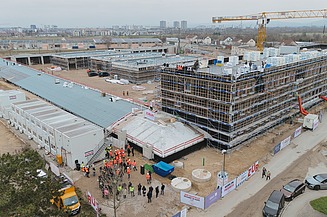 A bird's eye view of the topping-out ceremony.