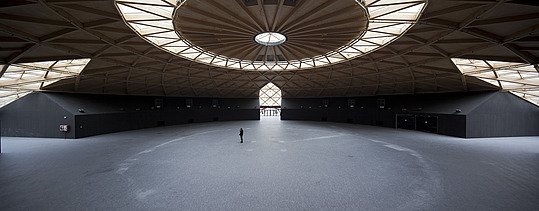 Photo of Las Arenas in Barcelona. The wooden dome with glass elements can be seen from the inside.