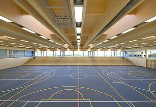 Photo of the triple sports hall in Stadtbergen. Interior view, sports hall.
