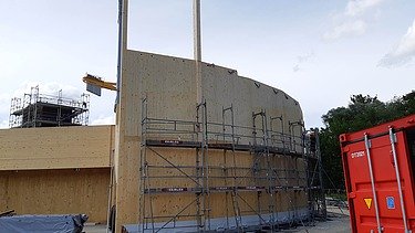Photo of the wooden construction of the Globe Theater Coburg.