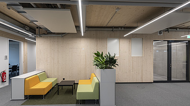 Innenraumfoto des Büroneubaus T3 in Aichach.