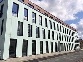 Photo of an office building in Wolfsburg. Section of the facade.