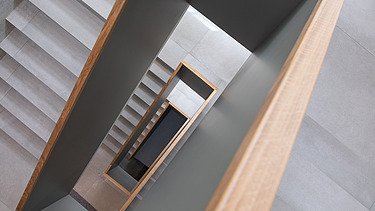 Photo of the stairwell in the ZÜBLIN Neu-Ulm office.