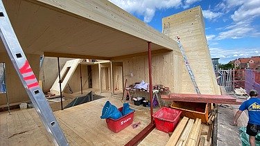 Photo of an assembly with LENO cross-laminated timber elements.