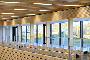 Photo of the triple sports hall in Stadtbergen. Interior view, sports hall.